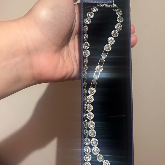 Swarovski angelic necklace - Picture 2 of 3